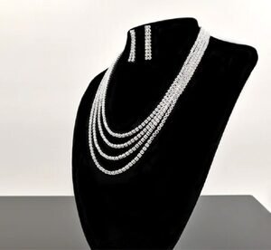 1 Set Di Collana E Orecchini Cyrus